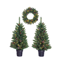 Black Box 2x Schneebedeckter Künstlicher Weihnachtsbaum + 1x Adventskranz 'Creston' inkl. LED-Beleuchtung + Weihnachtsdekoration - Kunstweihnachtsbäume