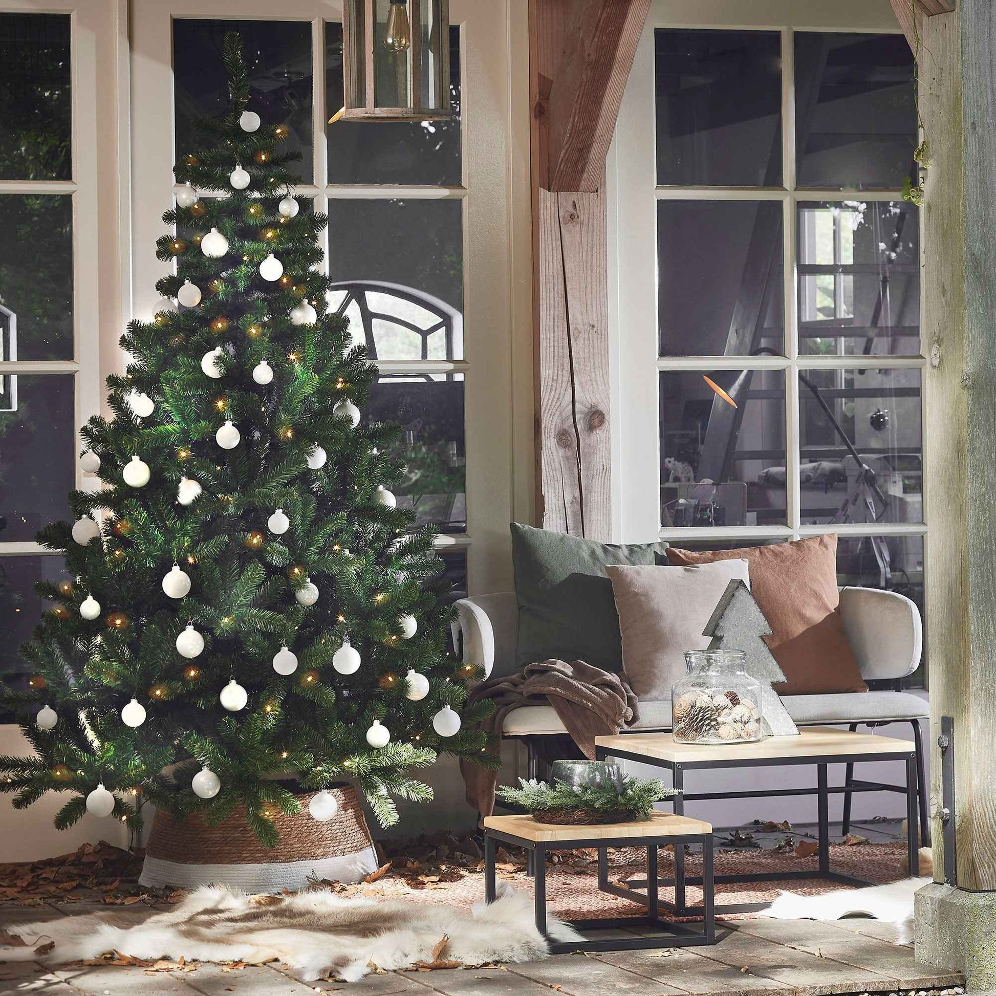 Künstlicher Weihnachtsbaum 'Charlton' inkl. LED-Beleuchtung - Kunstweihnachtsbäume